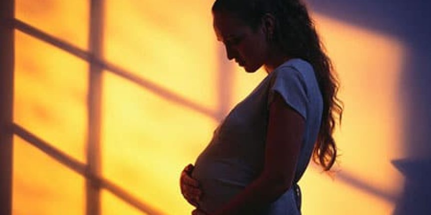 15 نقش ماساژ برای کاهش درد زایمان