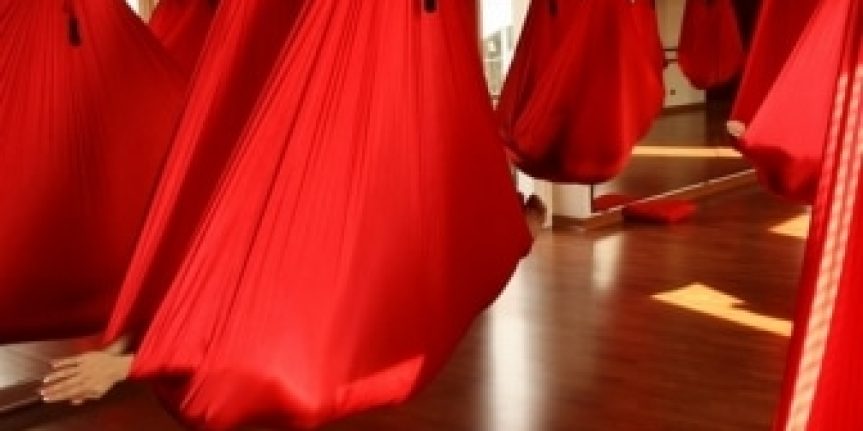 anti1 یوگای ضد جاذبه